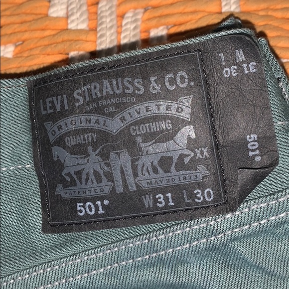 Levi’s - Picture 2 of 2